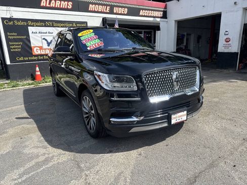 Used 2018 Lincoln Navigator Select w/ Technology Package AWD/4WD image 3
