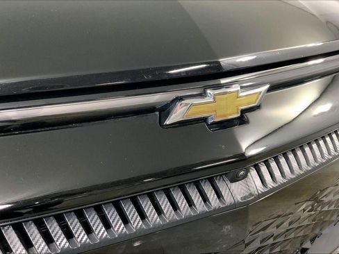 Used 2025 Chevrolet Equinox EV LT image 28