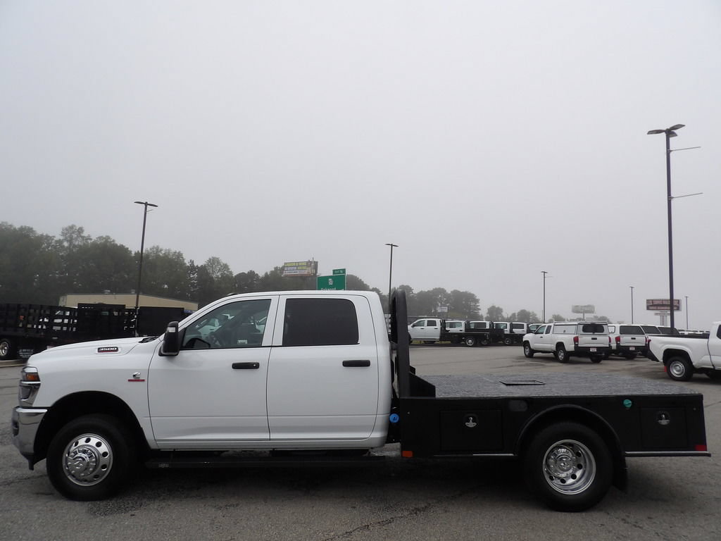 Used 2026 RAM 3500 Tradesman w/ Chrome Appearance Group AWD/4WD image 67