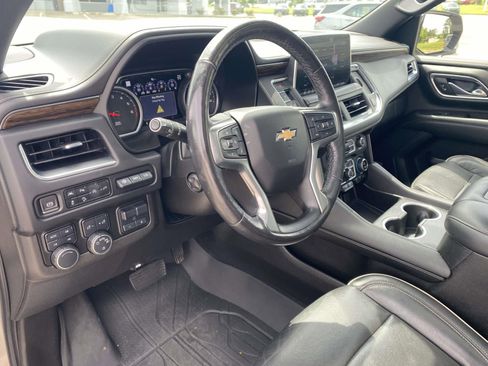 Used 2021 Chevrolet Suburban Premier w/ Premium Package AWD/4WD image 17