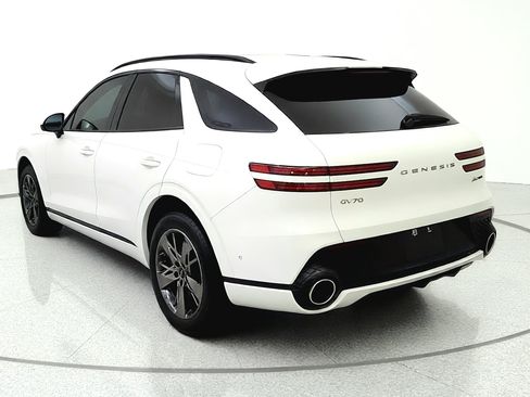 Used 2022 Genesis GV70 3.5T Sport w/ Sport Advanced Package AWD/4WD image 5