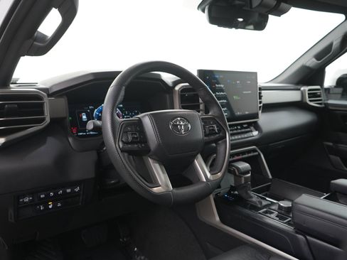 Used 2025 Toyota Sequoia SR5 w/ SR5 Premium Package AWD/4WD image 20