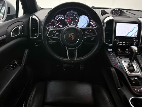 Used 2018 Porsche Cayenne S AWD/4WD image 30