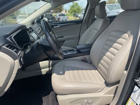 Used 2019 Ford Fusion SEL image 9