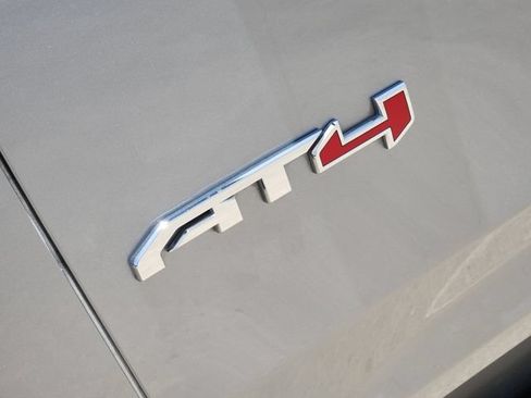 Used 2024 GMC Yukon AT4 w/ Technology Package AWD/4WD image 12
