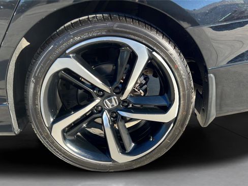 Used 2018 Honda Accord Sport image 16
