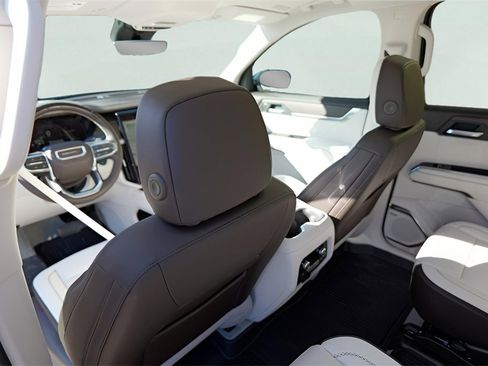 New 2026 GMC Acadia Denali w/ Super Cruise Package image 22