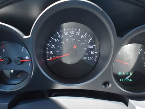 Used 2010 Chrysler Sebring Touring FWD image 18