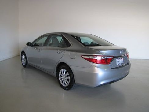 Used 2016 Toyota Camry LE FWD image 21