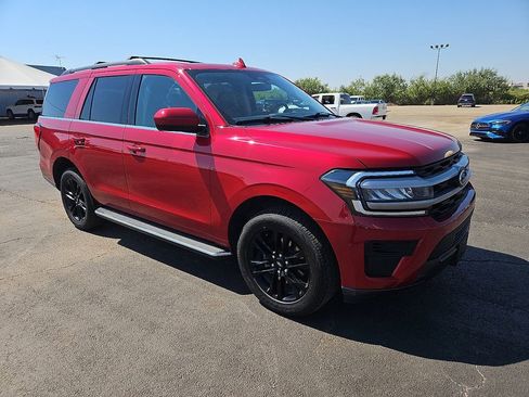 Used 2022 Ford Expedition XLT image 10