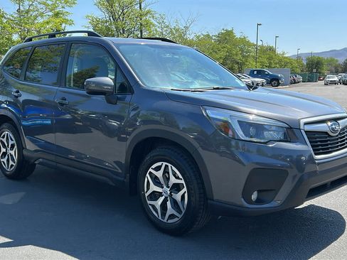 Used 2021 Subaru Forester Premium AWD/4WD image 3