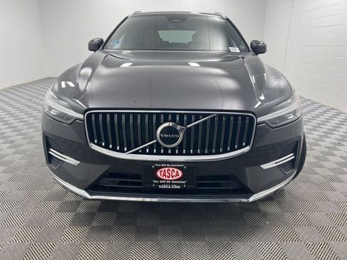 Used 2022 Volvo XC60 B5 Inscription w/ Climate Package image 3