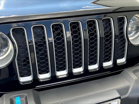 Used 2023 Jeep Wrangler Unlimited Sahara w/ Cold Weather Group AWD/4WD image 34