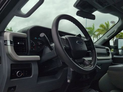 Used 2025 Ford F250 XLT AWD/4WD image 9