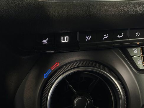 Used 2025 Chevrolet Blazer LT AWD/4WD image 18