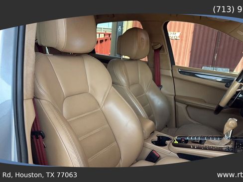 Used 2015 Porsche Macan Turbo AWD/4WD image 45