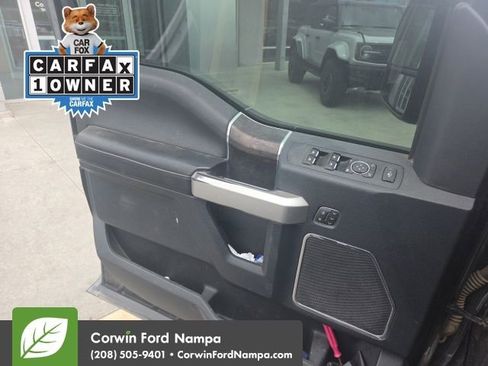 Used 2022 Ford F350 Lariat w/ Black Appearance Package AWD/4WD image 13