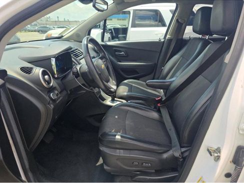 Used 2016 Chevrolet Trax LT w/ LT Sun and Sound Package AWD/4WD image 9