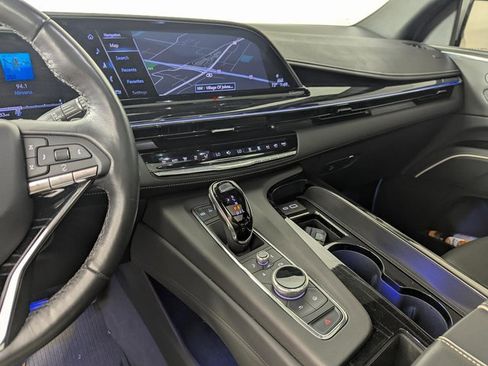 Used 2024 Cadillac Escalade Sport w/ LPO, ONYX Package image 14