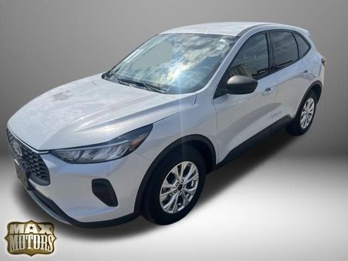 Used 2025 Ford Escape Active w/ Cold Weather Package FWD image 9