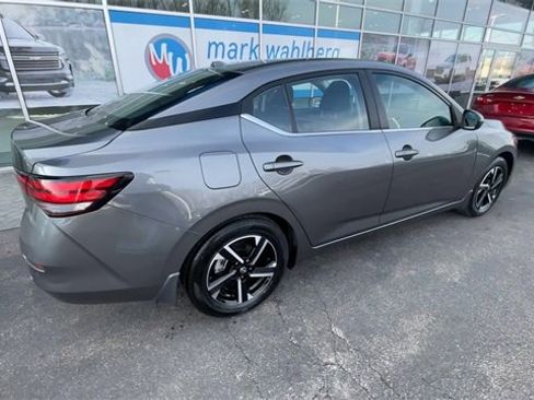 Used 2025 Nissan Sentra SV w/ Trunk Package image 8