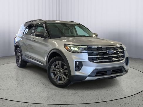 Certified 2025 Ford Explorer Active w/ Active Comfort Package AWD/4WD image 1