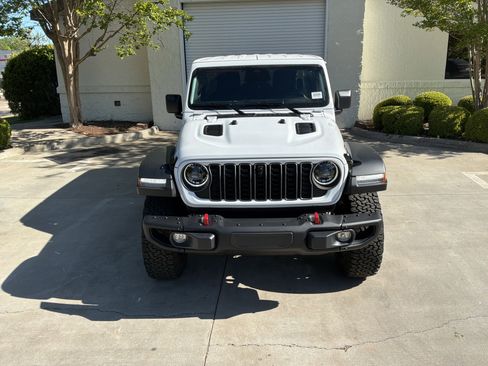 Used 2026 Jeep Wrangler Unlimited Rubicon w/ Safety Group image 3