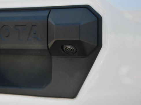 Used 2024 Toyota Tacoma SR5 AWD/4WD image 40