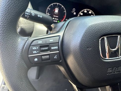 Used 2025 Honda HR-V LX image 22