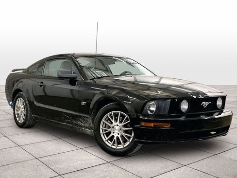 Used 2006 Ford Mustang GT Premium RWD image 3