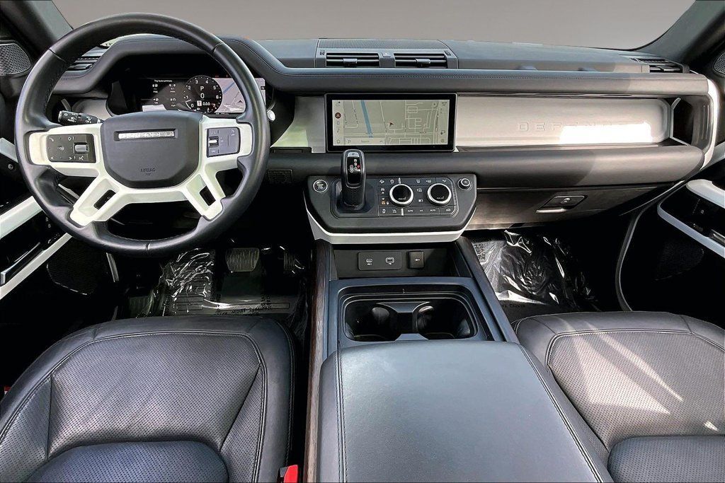 Used 2023 Land Rover Defender 110 SE AWD/4WD image 7
