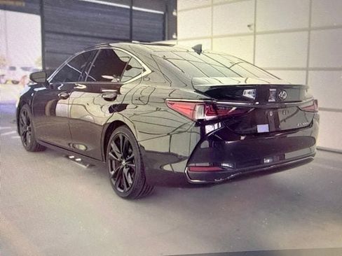 Used 2024 Lexus ES 300h F Sport w/ Accessory Package (Z1) FWD image 4