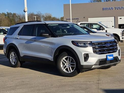 New 2026 Ford Explorer Active image 2