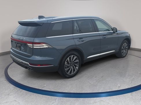 New 2026 Lincoln Aviator 2WD image 5