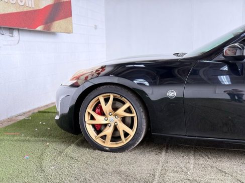 Used 2017 Nissan 370Z w/ Sport Package image 12