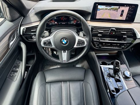 Used 2023 BMW M550i xDrive w/ Executive Package AWD/4WD image 17