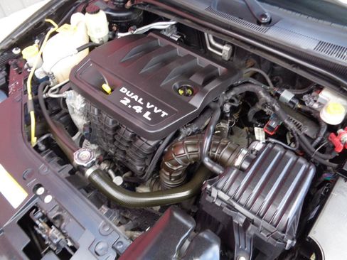Used 2013 Chrysler 200 Touring w/ S Exterior Appearance Pkg FWD image 3