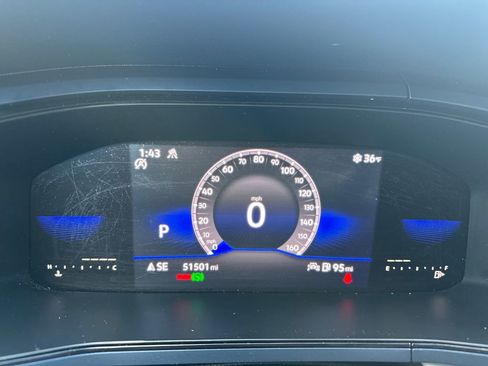 Certified 2022 Volkswagen Taos SE w/ Panoramic Sunroof Package image 8