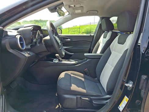 Used 2024 Chevrolet Trax LS w/ LS Convenience Package FWD image 14