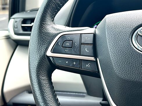 Used 2024 Toyota Sienna XLE image 30