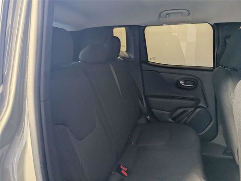 Used 2022 Jeep Renegade Sport w/ Sport Appearance Group image 21