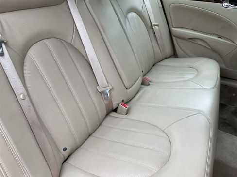 Used 2007 Buick Lucerne CXS w/ Driver Confidence Package FWD image 15