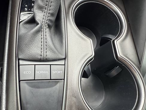 Certified 2022 Toyota Camry SE image 29