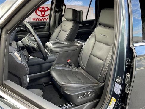 Used 2021 GMC Yukon Denali w/ Advanced Technology Package image 24