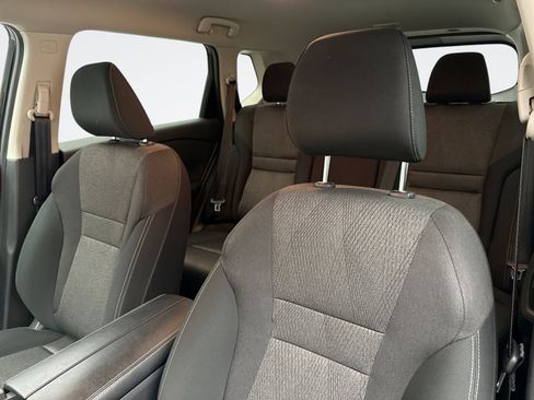 Used 2024 Nissan Rogue SV image 13