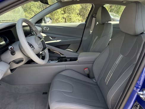 New 2026 Hyundai Elantra SEL Sport FWD image 10