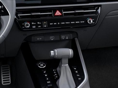 New 2025 Kia Niro SX Touring image 23