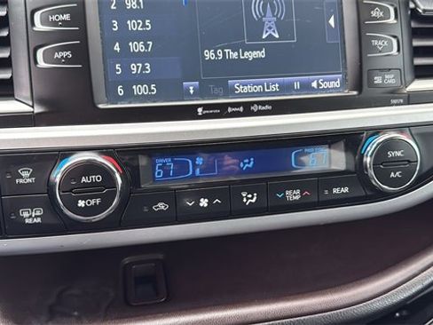 Used 2017 Toyota Highlander FWD V6 image 20