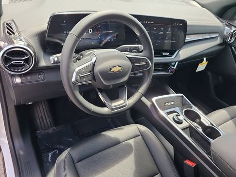 New 2026 Chevrolet Equinox LT w/ Convenience Package II FWD image 19