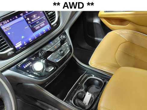Certified 2021 Chrysler Pacifica Pinnacle AWD/4WD image 6